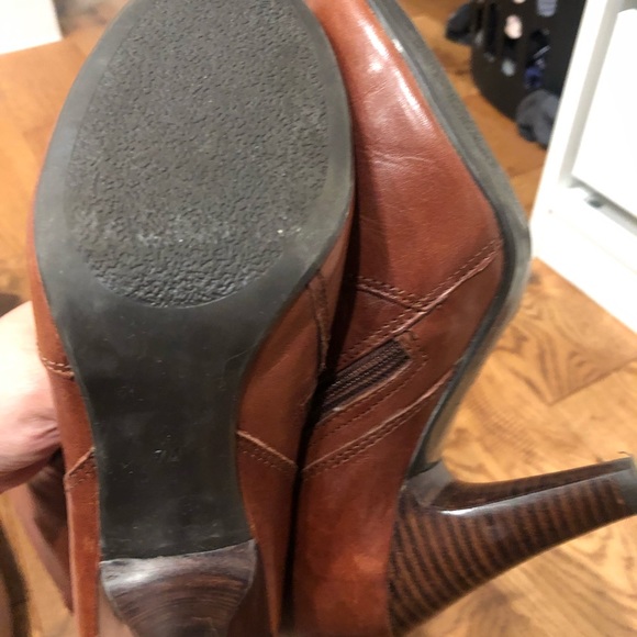 GUESS COGNAC LEATHER ROUND TOE MID-CALF SLOUCHY BOOT 7M. They’re back in style! - Picture 3 of 10